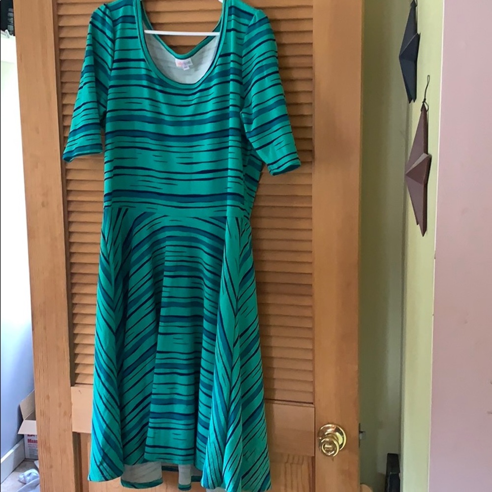 NWOT LULAROE NICOLE DRESS